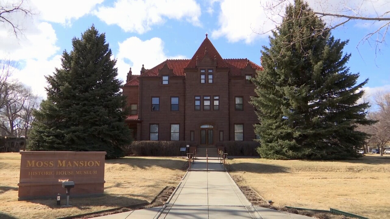 030921 MOSS MANSION EXO.jpg