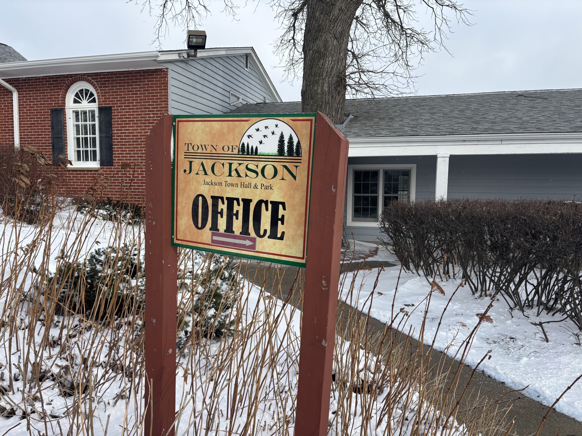 Town of Jackson addresses chip seal debris concerns on Red Fox Lane after viewer complaint