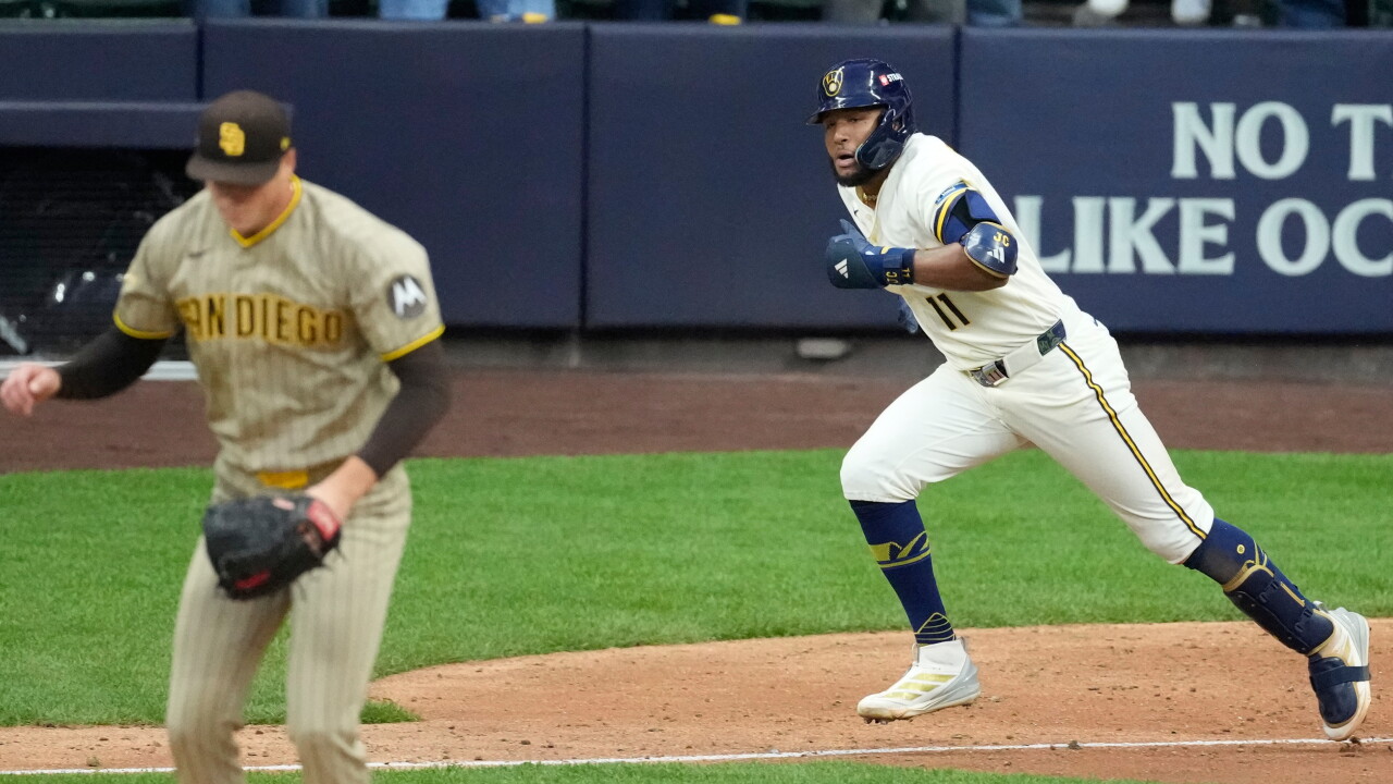 Padres Brewers Baseball