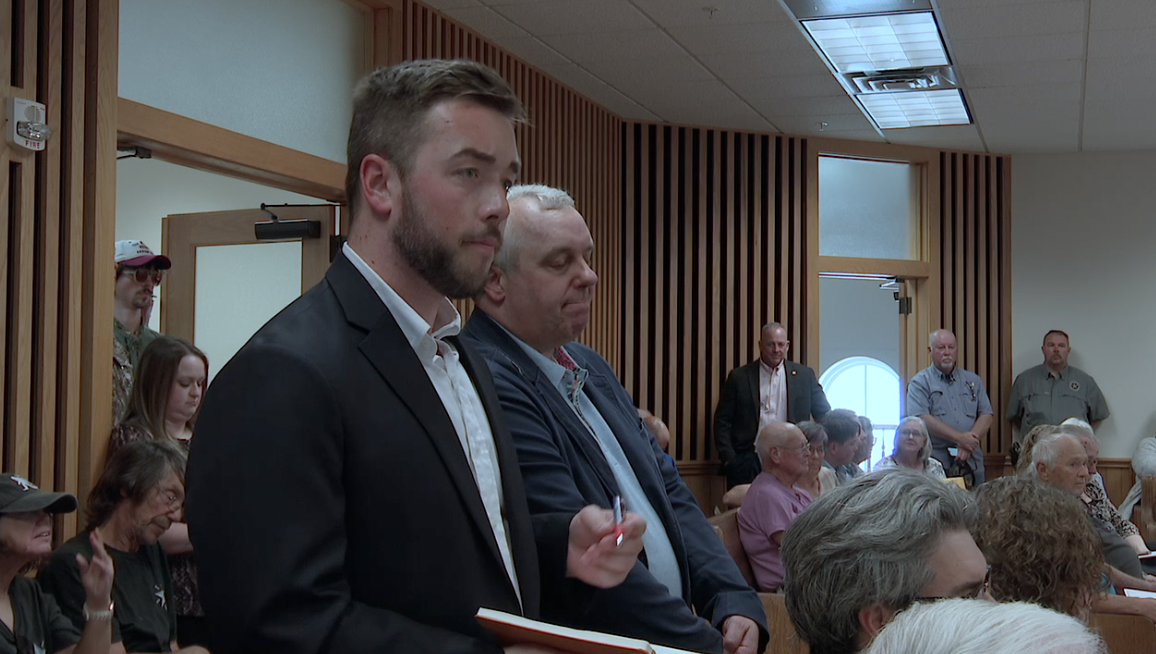 Robertson County residents protest proposed 200-megawatt Buffalo Meadow Energy Center solar project