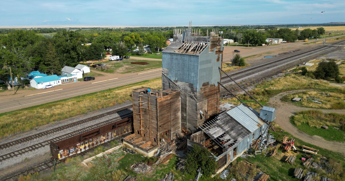 Piece by piece: Giving a century-old Hinsdale grain elevator a second life