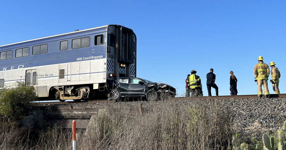 Train collision pushes car 600 feet down railroad tracks near Guadalupe - Vimarsana News