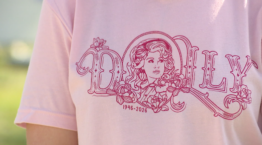 Dolly Shirt, Pleasant Hill, Missouri