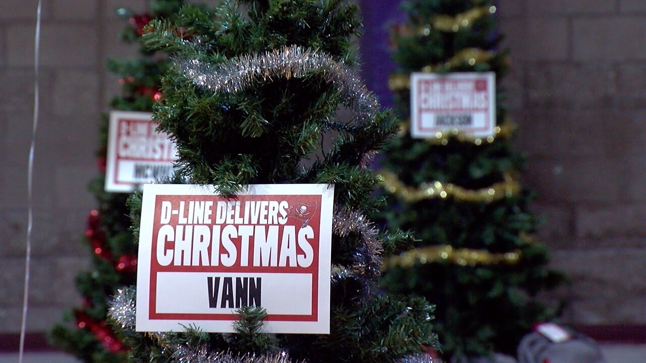 bucs christmas event1.jpg