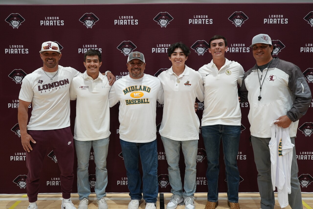 3 London baseball players celebrate college signing day