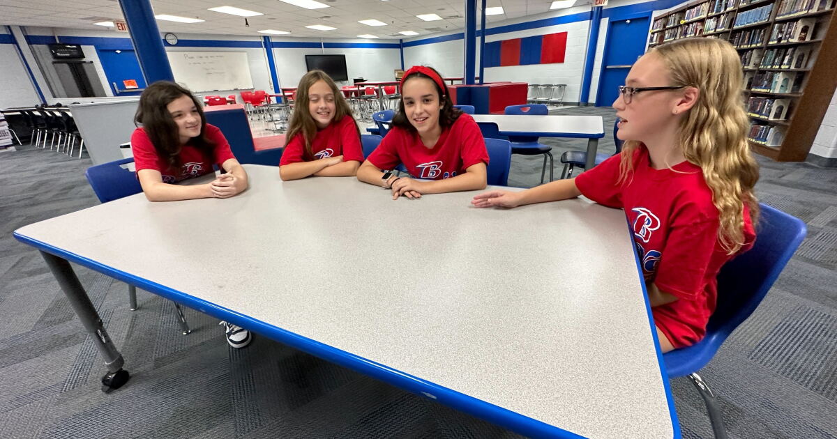 Franklin Co. middle schoolers aim to lift spirits with 'Kind Line' - Vimarsana News