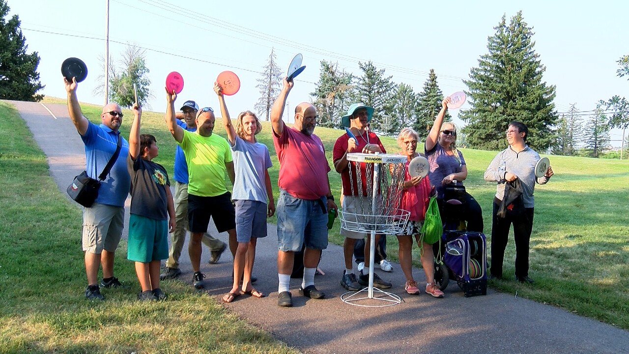 Special Olympics athletes learn how to play disc golf