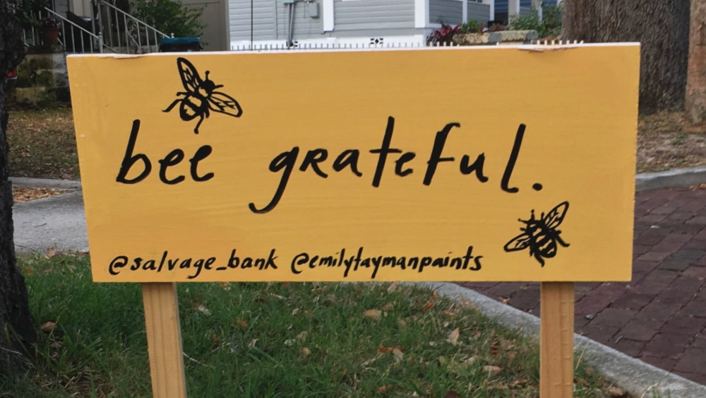 bee grateful sign in Tarpon Springs