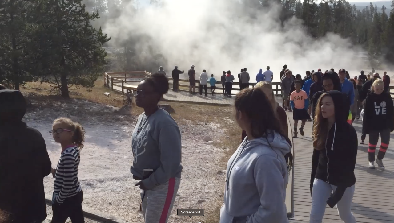 Yellowstone Crowds.png