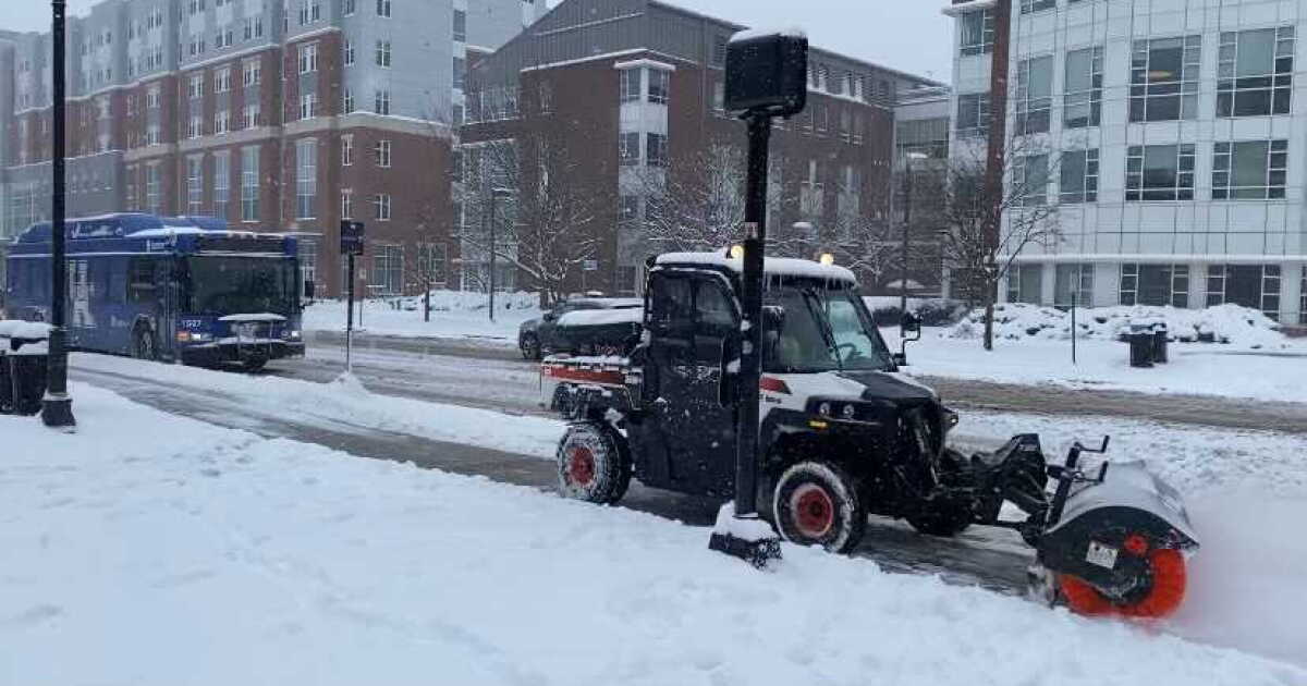 Lexington crews continue snow treatment efforts