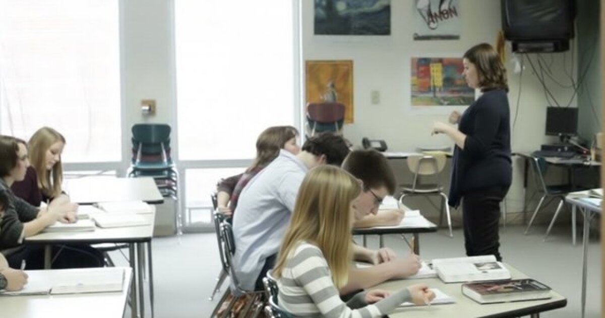 Pasco County discusses increasing teacher pay