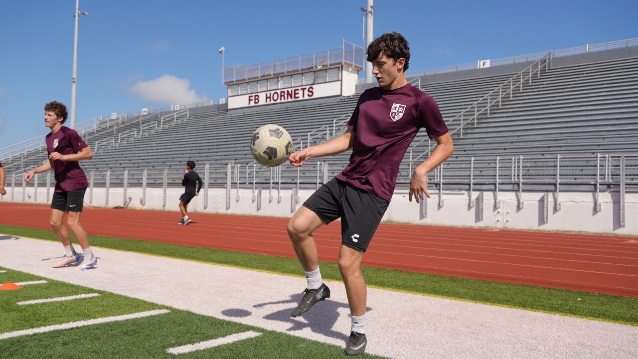 Flour Bluff boys soccer advance to Regional Semifinal third round, fourth time in program history