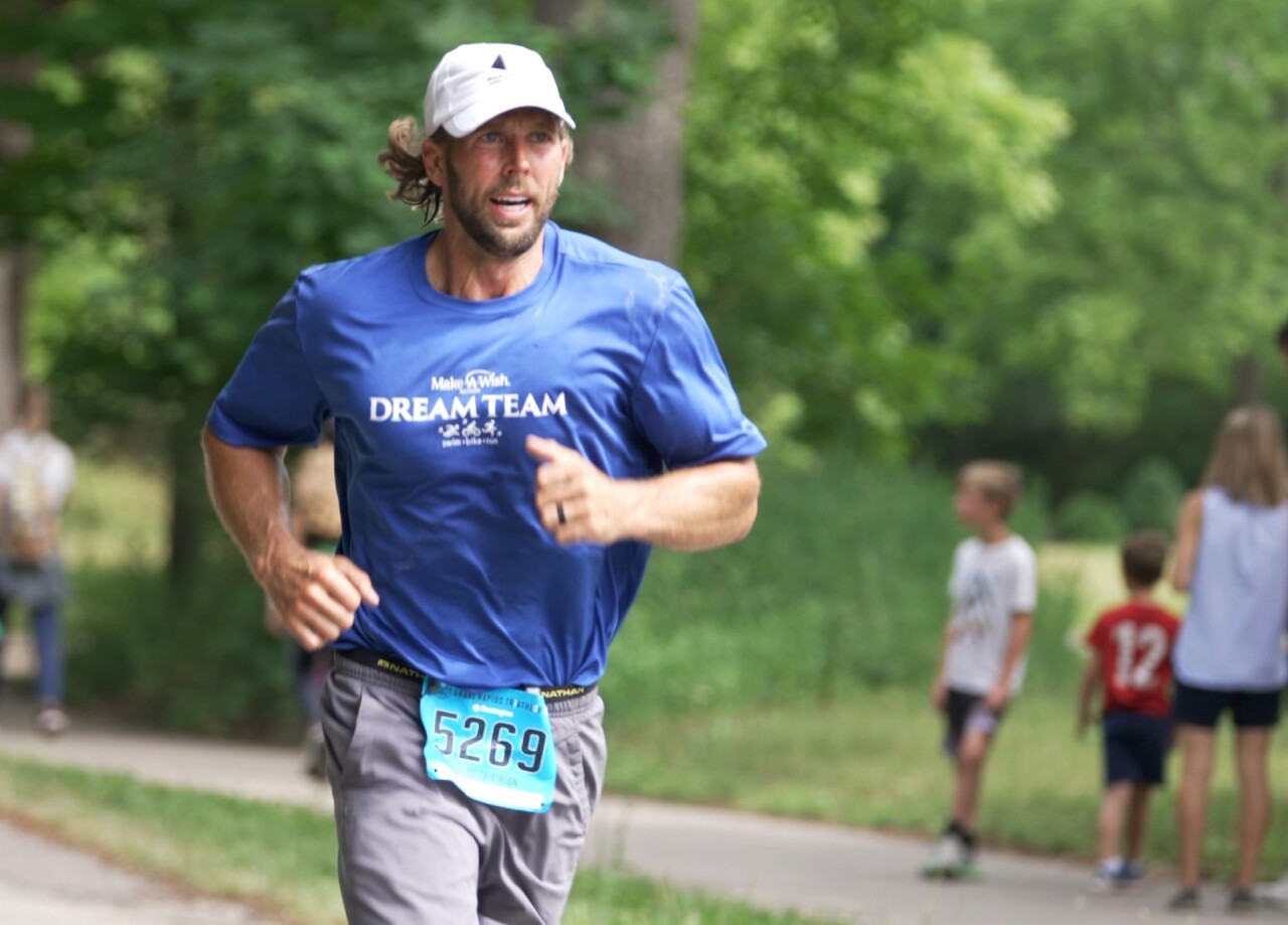 MAW Dream Team runner - Courtesy Make-A-Wish Michigan.jpg