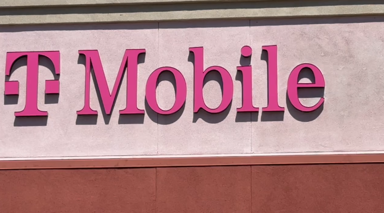 North Las Vegas man says cell service has been unreliable for months near Aliante