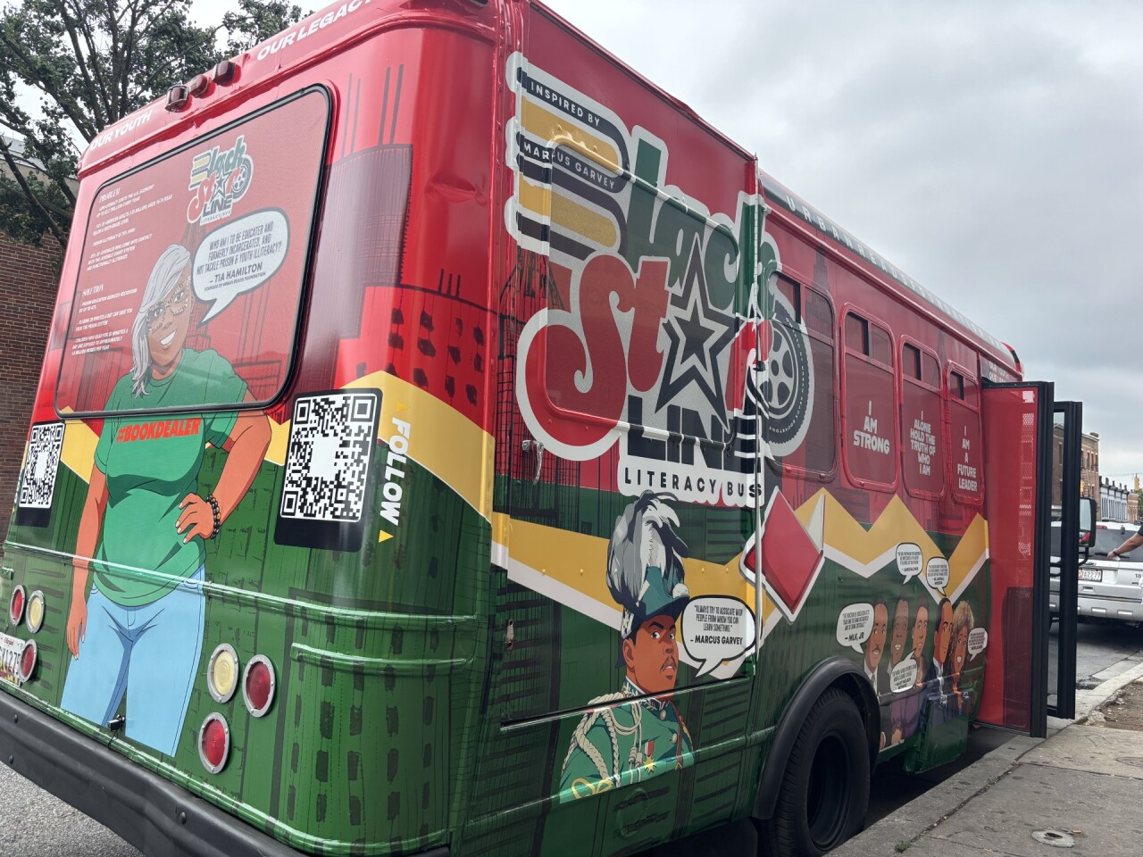 BLACK STAR LINE BUS 1.jpg