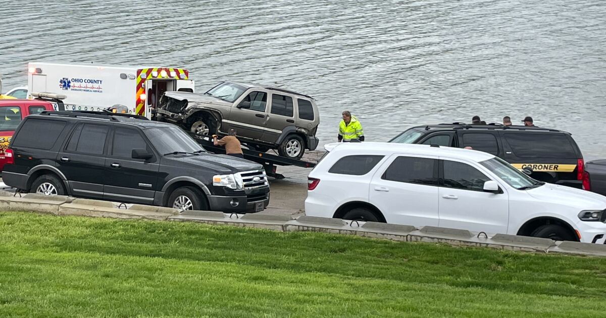 Police identify man who died after driving into Ohio River during police chase