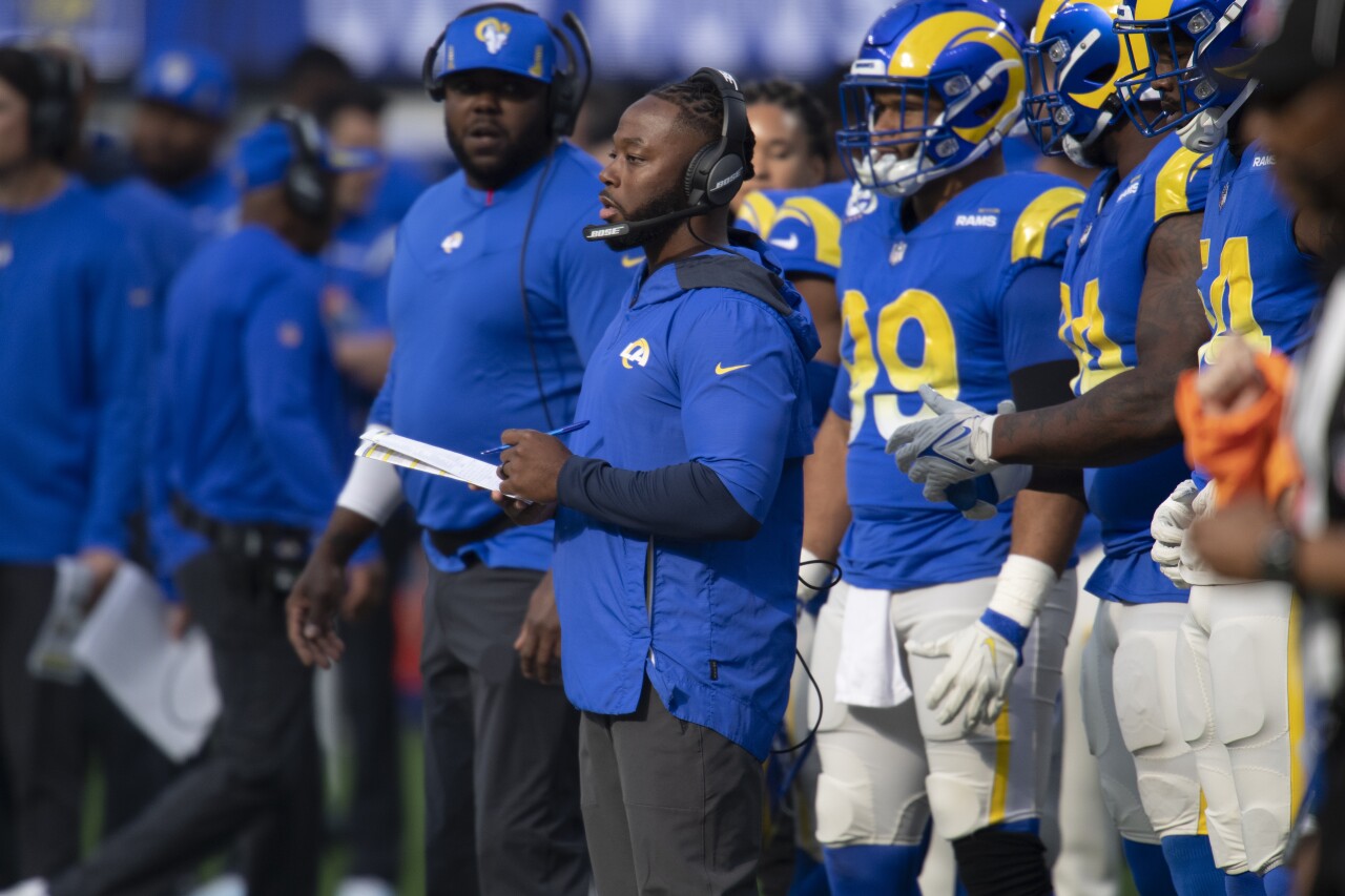 Los Angeles Rams running backs coach Thomas Brown on sideline in 2021