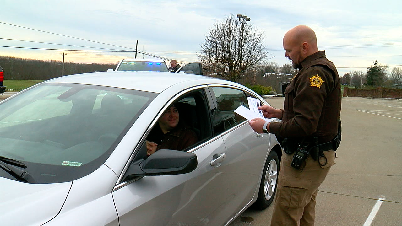 Grant County deputies give gift cards instead of traffic tickets.png