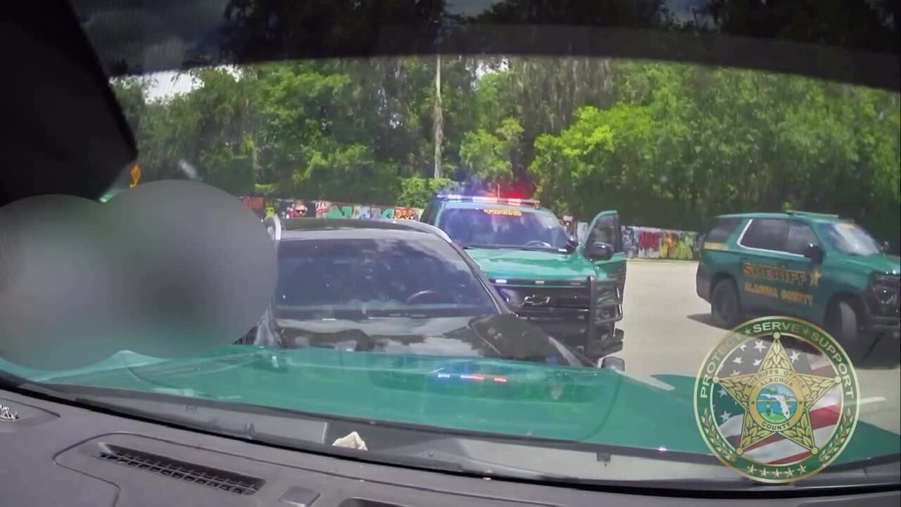 VIDEO: Man wanted in Polk County arrested in Gainesville after attempting to drive away deputies: ACSO