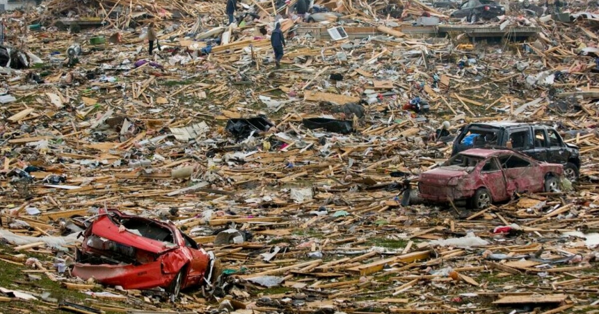 6 Dead After Violent Tornadoes Rip Through Midwest