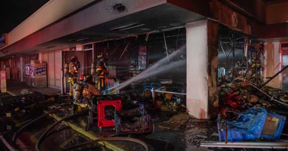Suspect in custody after fire engulfs part of Lakeland strip mall - Vimarsana News