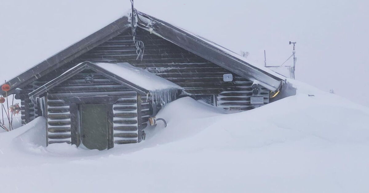 Road and resort impacts as storm approaches - Vimarsana News