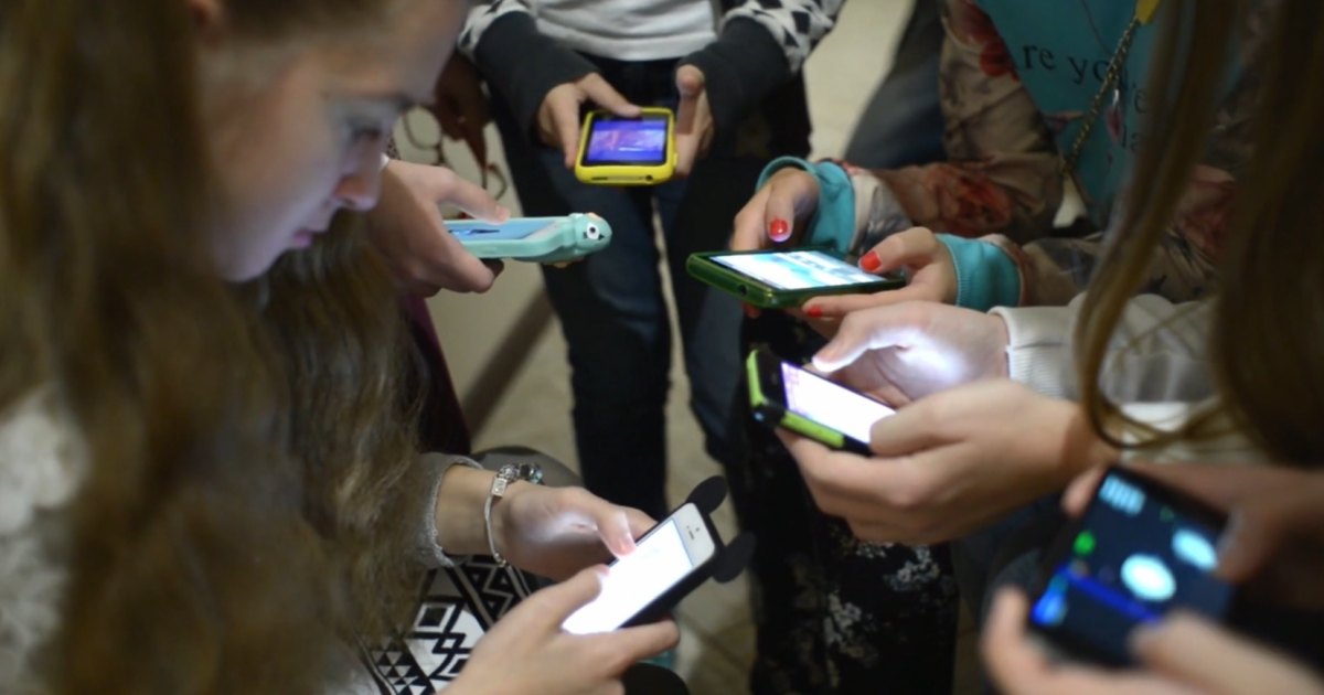 Bill to ban phones during class time in Utah schools considered