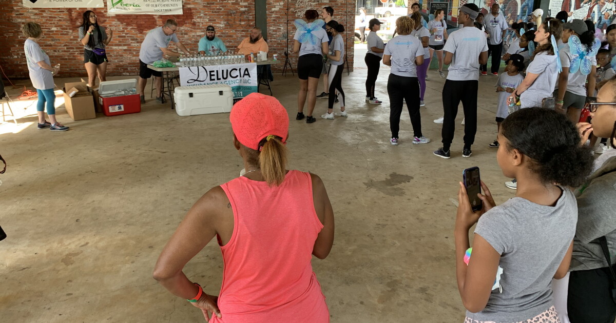 Community runs in Bayou Side 5K to raise awareness for mental health