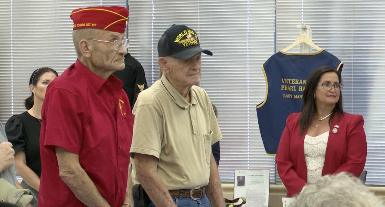 WWII Veterans with Debra Wimpee Broken Arrow mayor in background