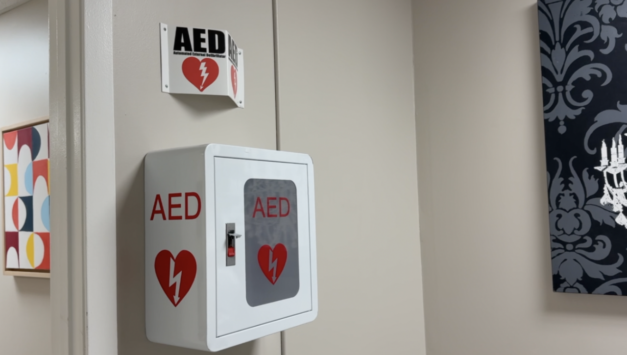 AdventHealth and Pepin Foundation donate AED to Tampa homeless center3.png