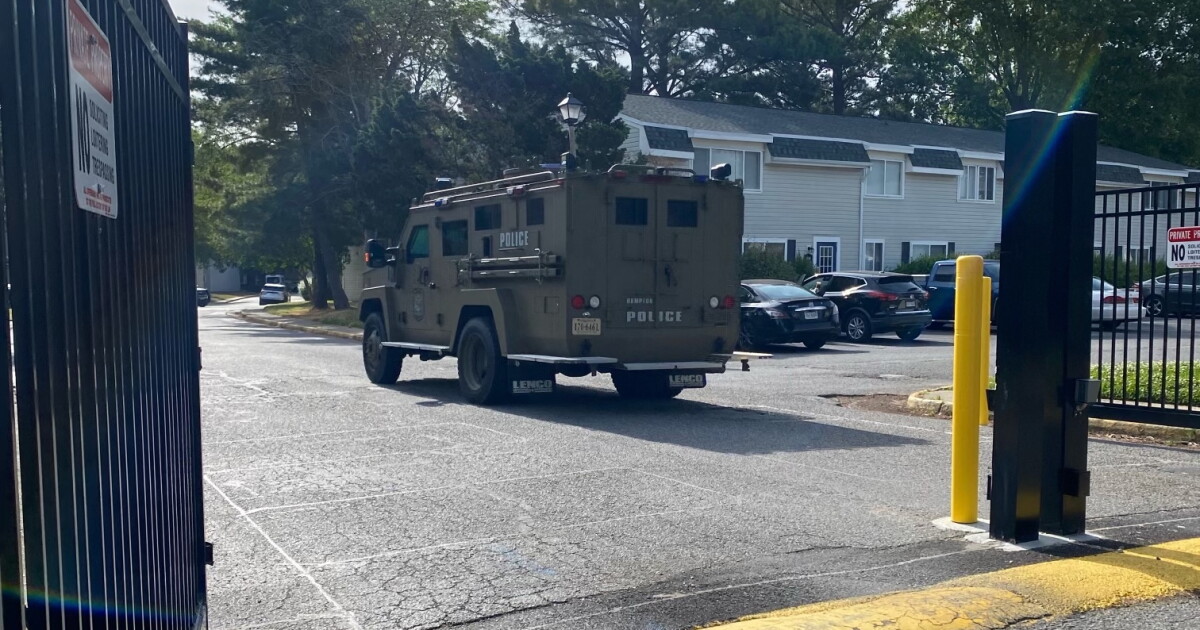 Shooting suspect barricaded inside Newport News apartment, police responding - Vimarsana News
