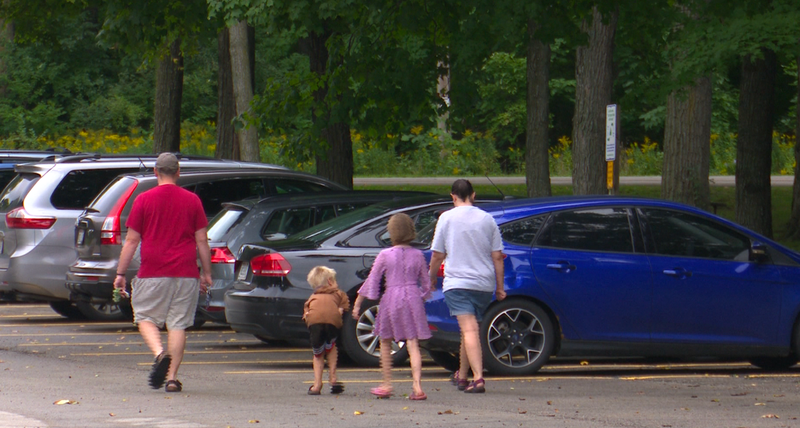 'Feels a lot like November right now': Northeast Wisconsin celebrates unofficial end to summer with fall-like temperatures