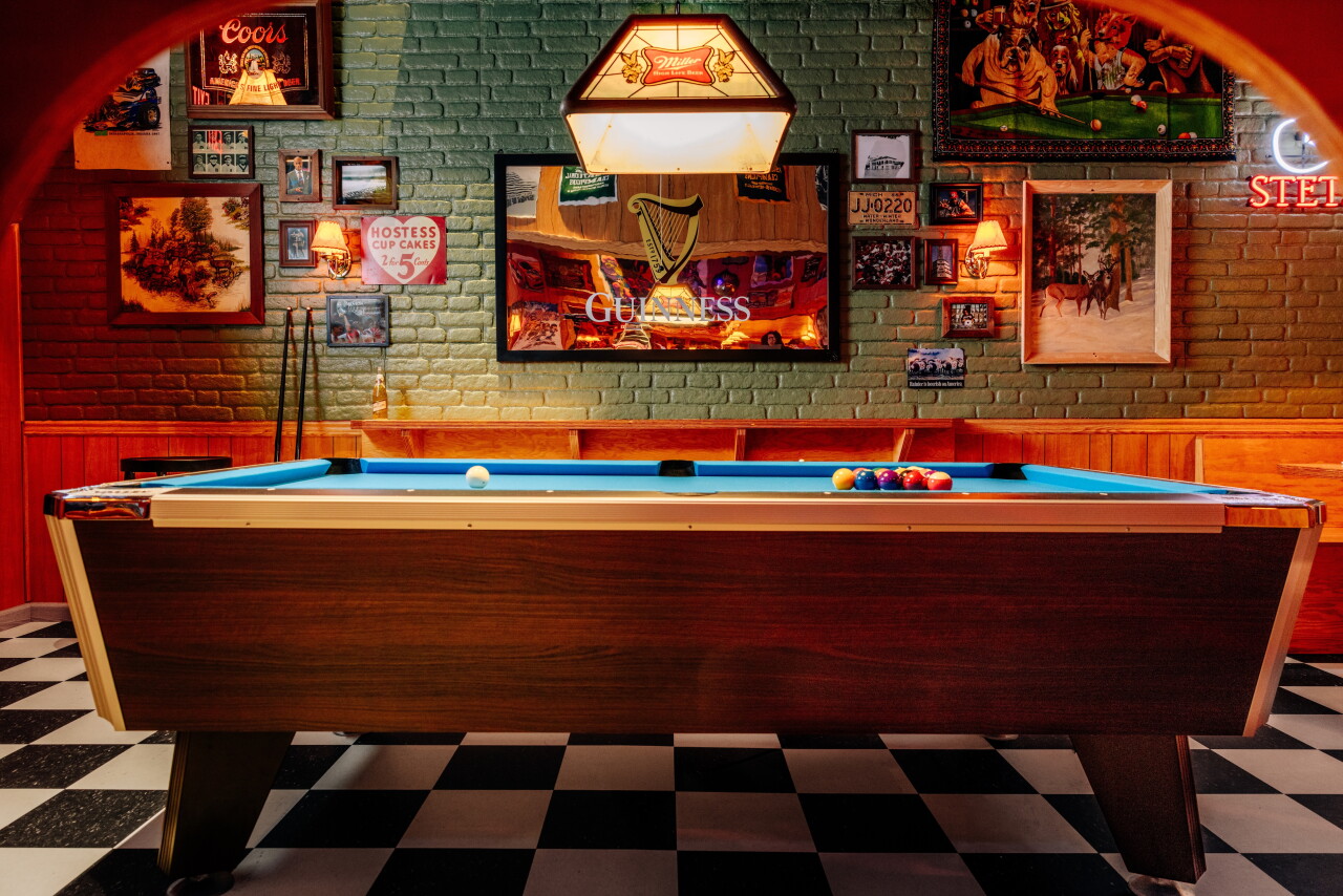 Ray_sHometownBar_Detroit_3.jpg