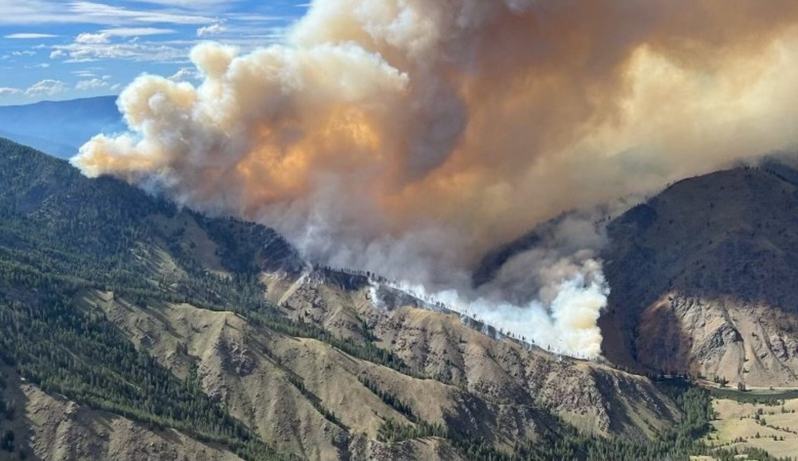 Wildfire near Salmon, Idaho burning 1,000 acres