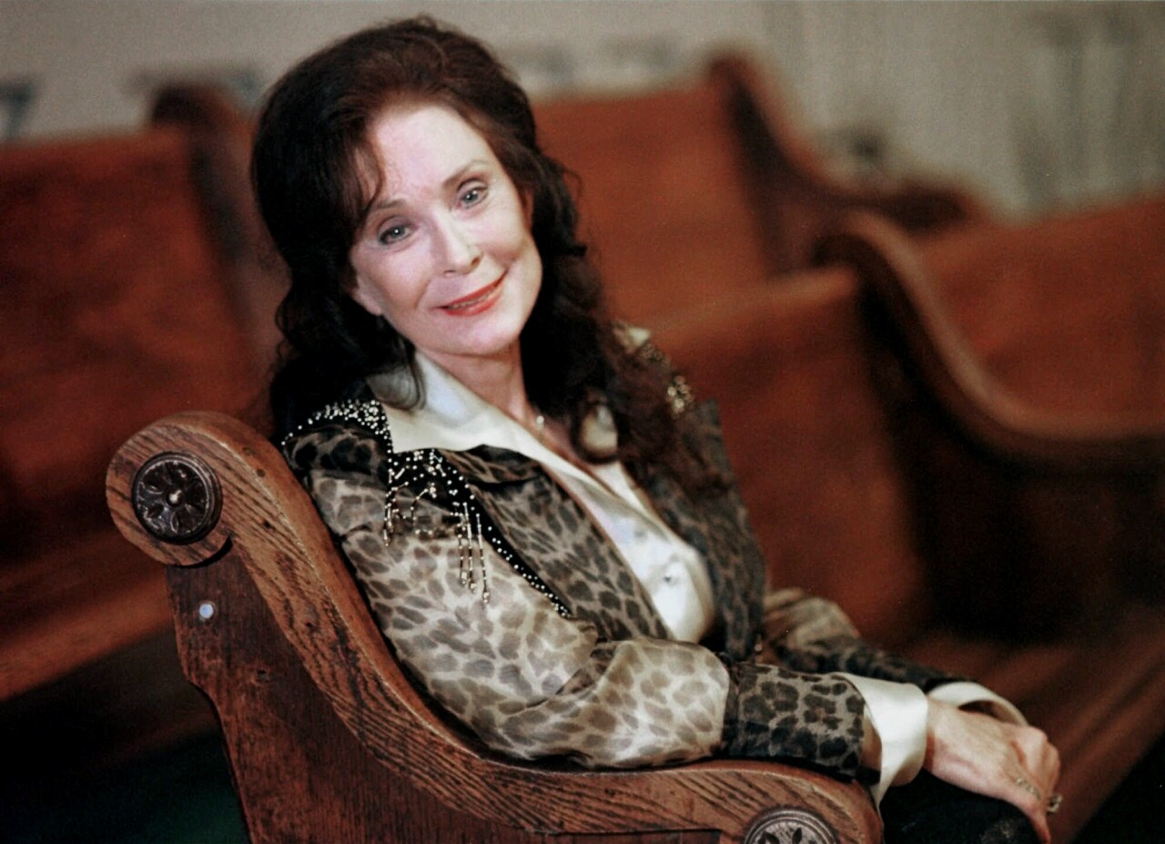 Loretta Lynn poses for portrait in 2000
