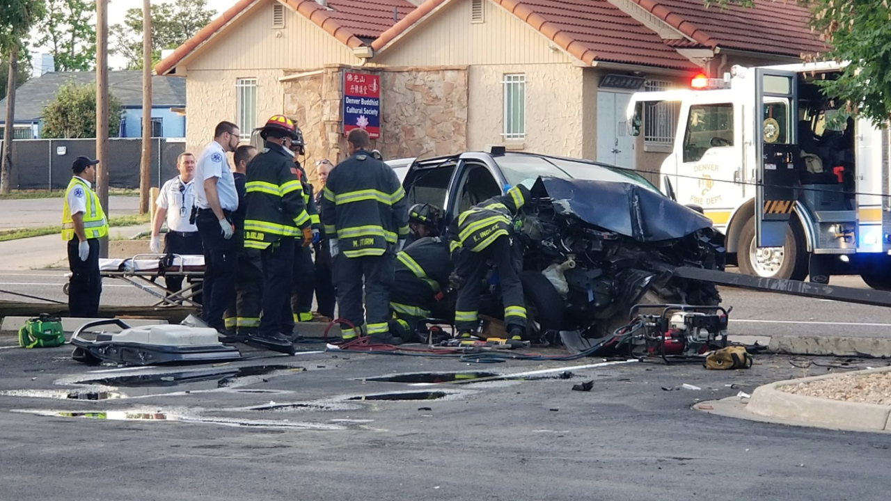 Denver Police Say Dui Is Suspected In Car Crash That Injured 2