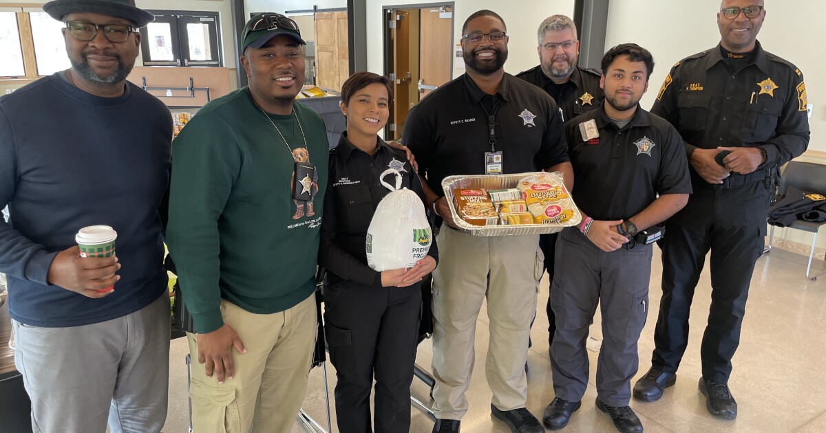 Milwaukee sheriff's deputies pack 150 Thanksgiving meal kits for families in need