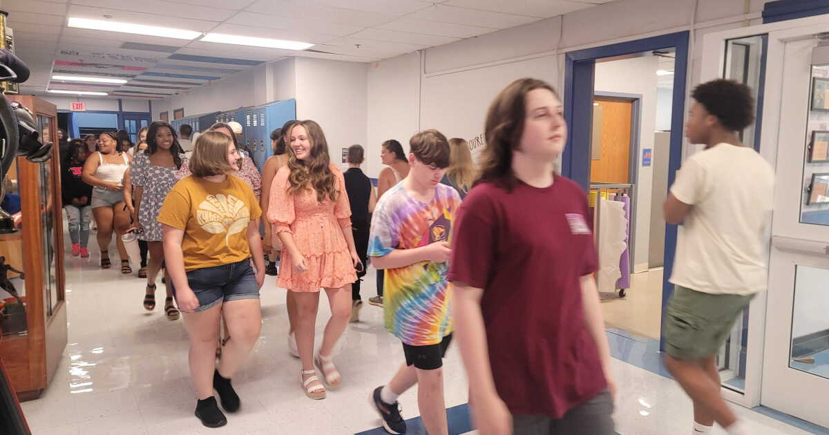First day of school for students in Frankfort - Vimarsana News