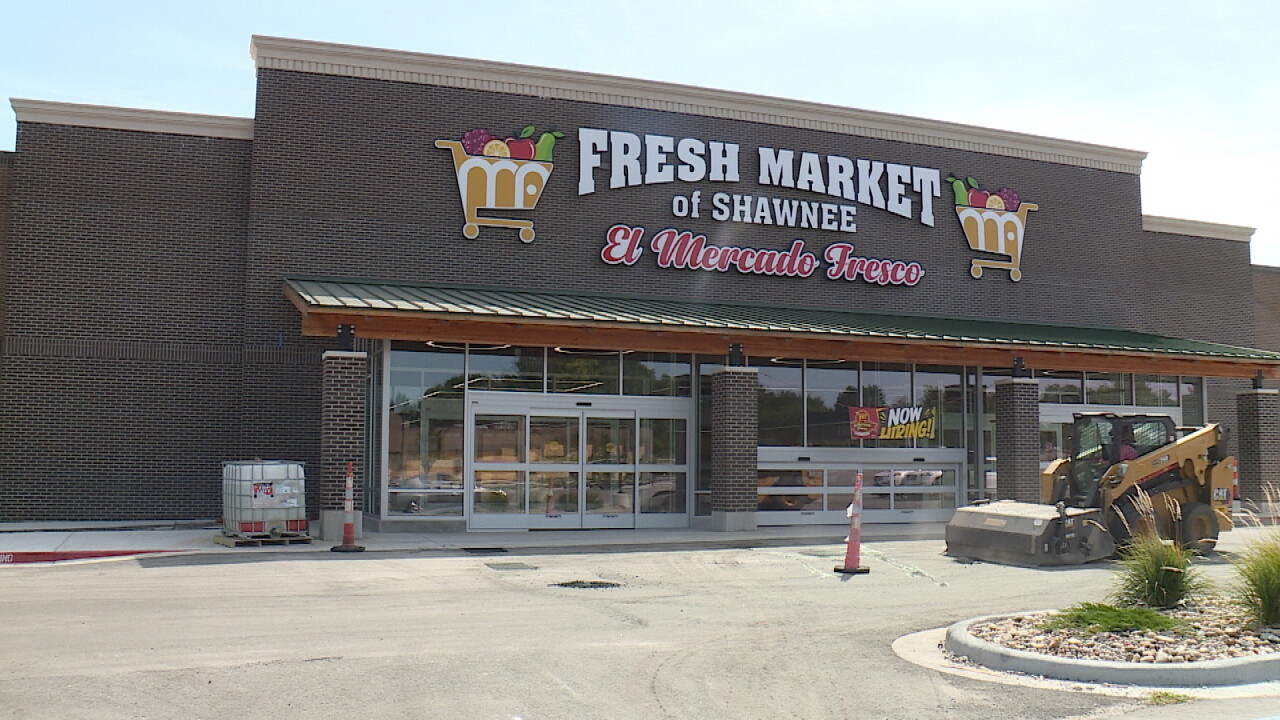 El Mercado Fresco exterior.jpg