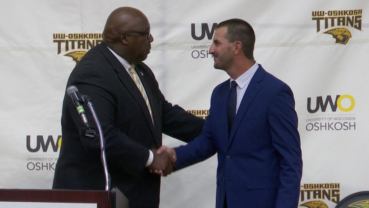 Darren Gallagher returns to UW-Oshkosh to lead relaunched men's soccer team