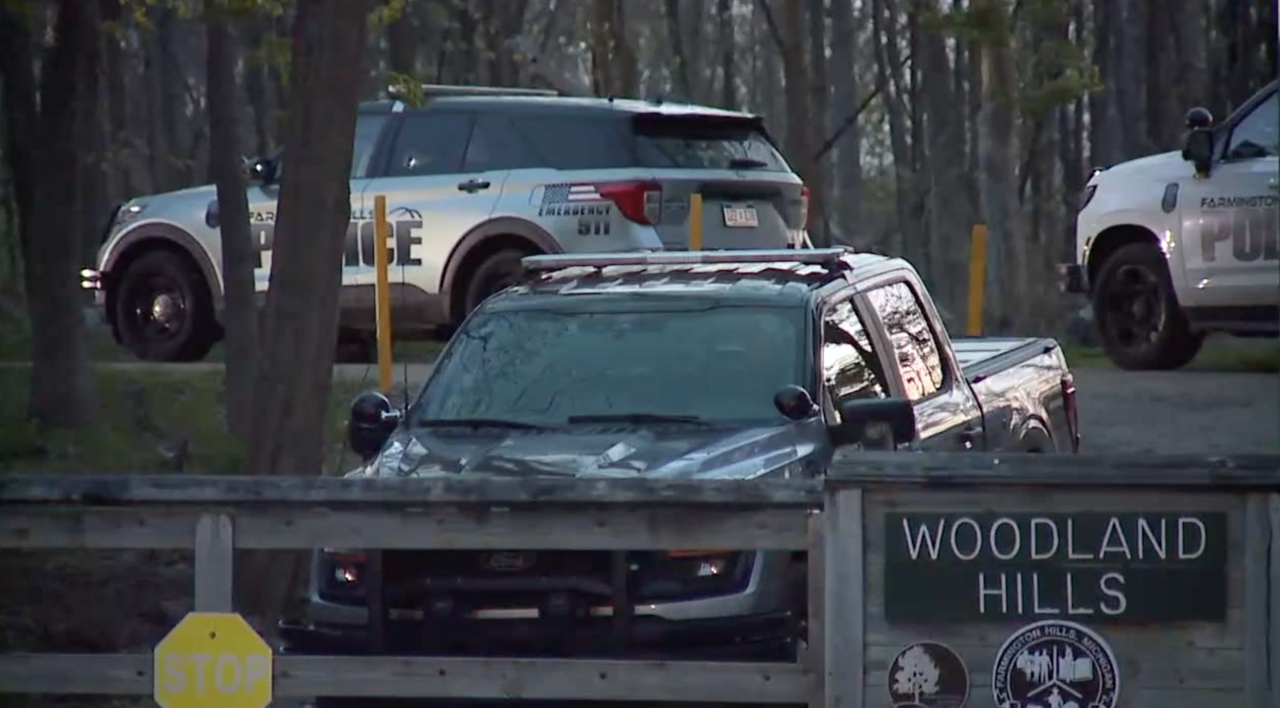 Farmington Hills homicide scene Woodland Hills.png