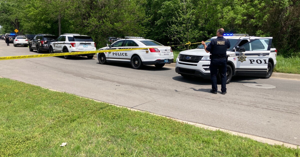 Man in custody after shooting at officer, Tulsa police say