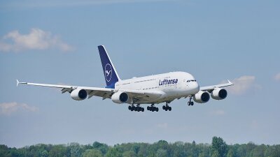 Lufthansa A380.jpg