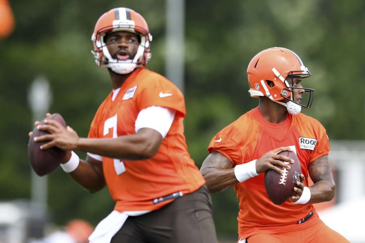 Cleveland Browns QBs Jacoby Brissett and Deshaun Watson at practice, Aug. 1, 2022
