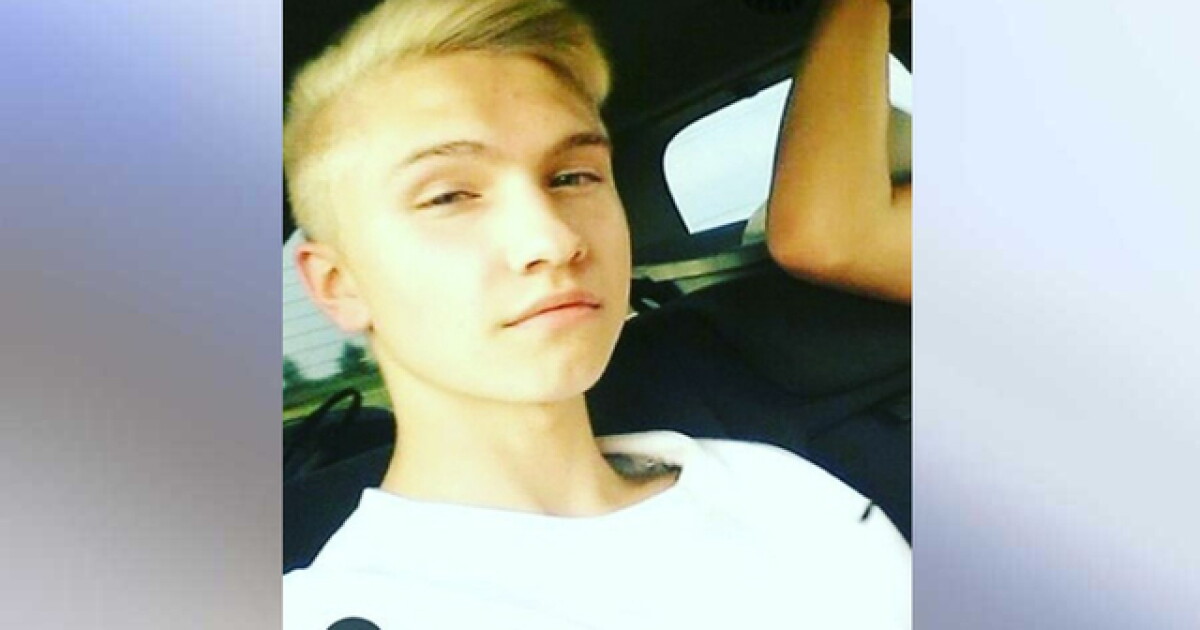 Community mourns death of teen killed in crash