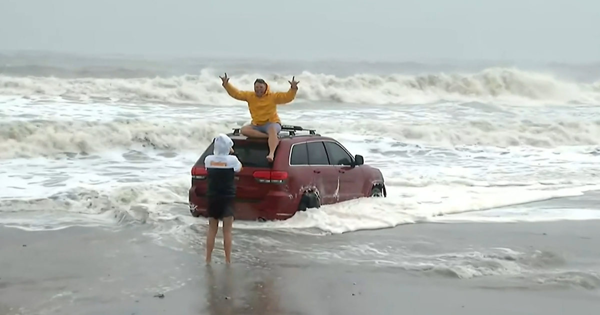 Owners Of Jeep Stuck On Myrtle Beach Raising Money For