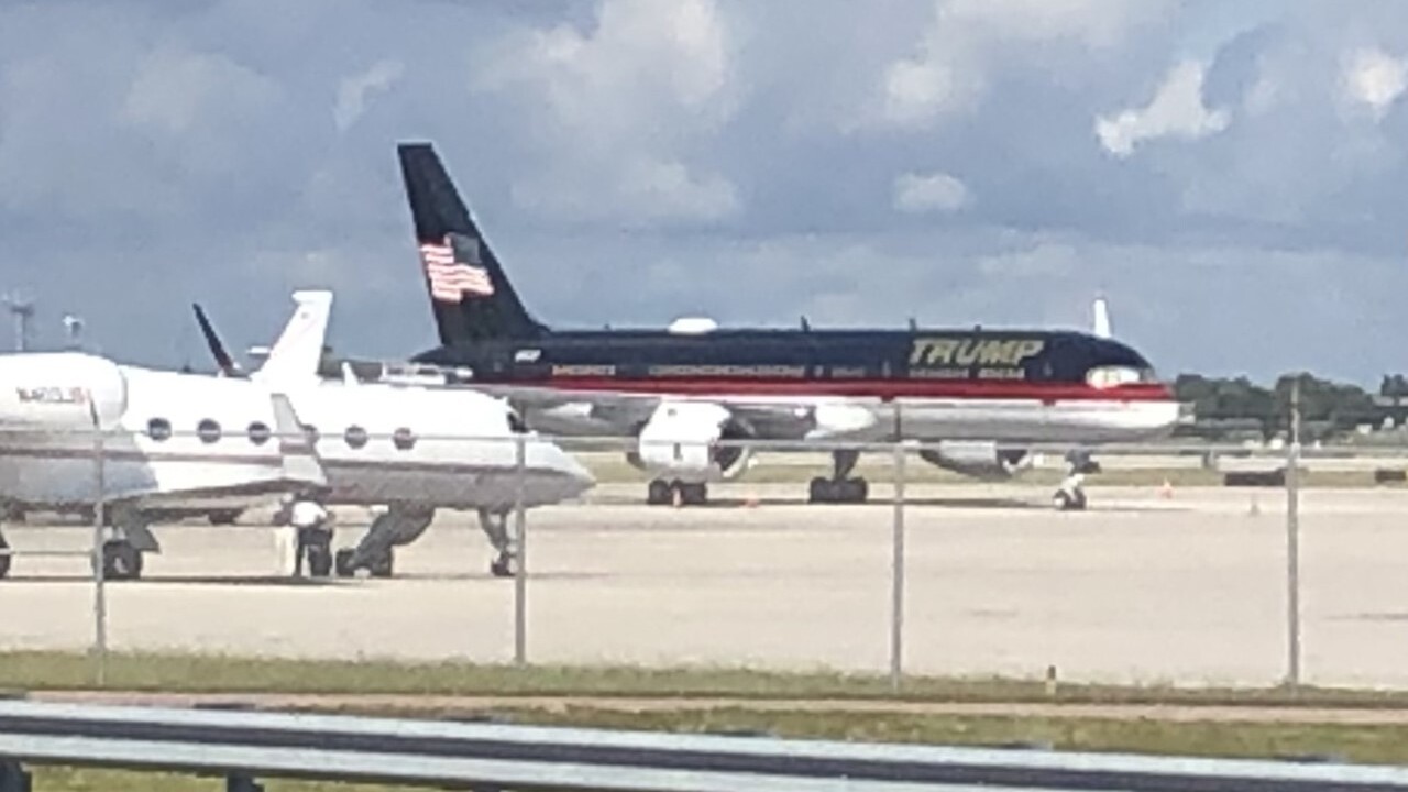 The plane of former President Donald Trump at Palm Beach International Airport, Nov. 3, 2022.jpg