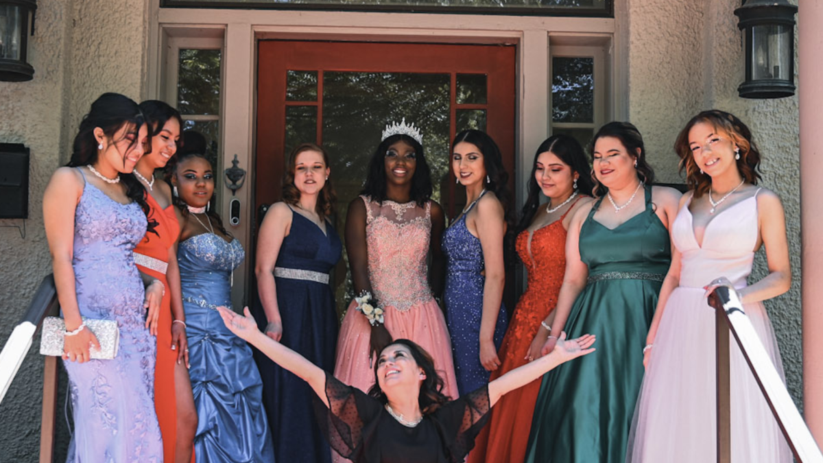 I feel like a princess': Waco woman collects prom dresses for Waco ISD seniors I feel like a princess': Waco woman collects prom dresses for Waco ISD seniors