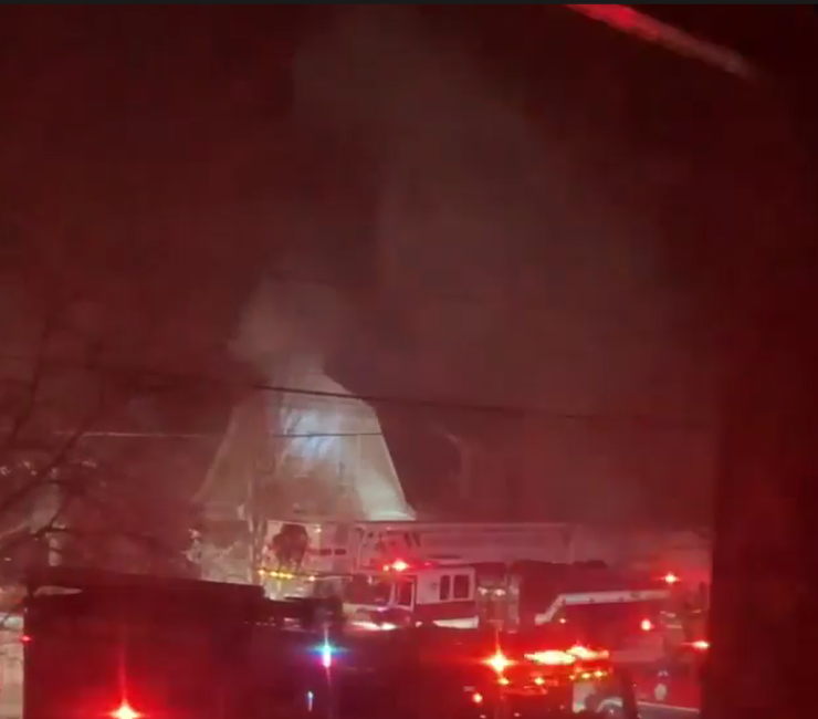 'Felt like a nightmare': De Pere woman and 7-year-old daughter lose everything in house fire