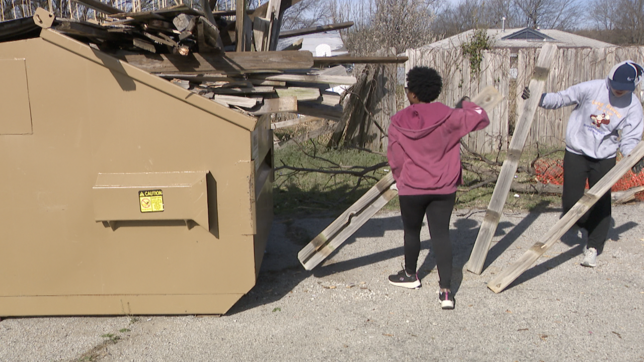 Tulsa tornado clean up.png